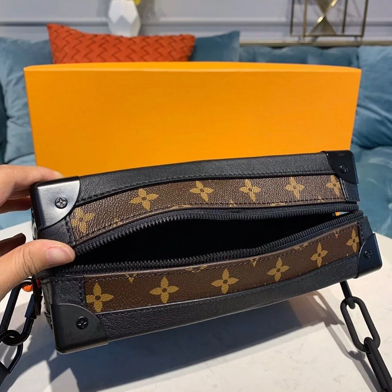 Louis Vuitton Soft Trunk Crossbody / Brown Monogram Canvas Black Hardware Louis Vuitton Soft Trunk Crossbody / Brown Monogram Canvas Black Hardware