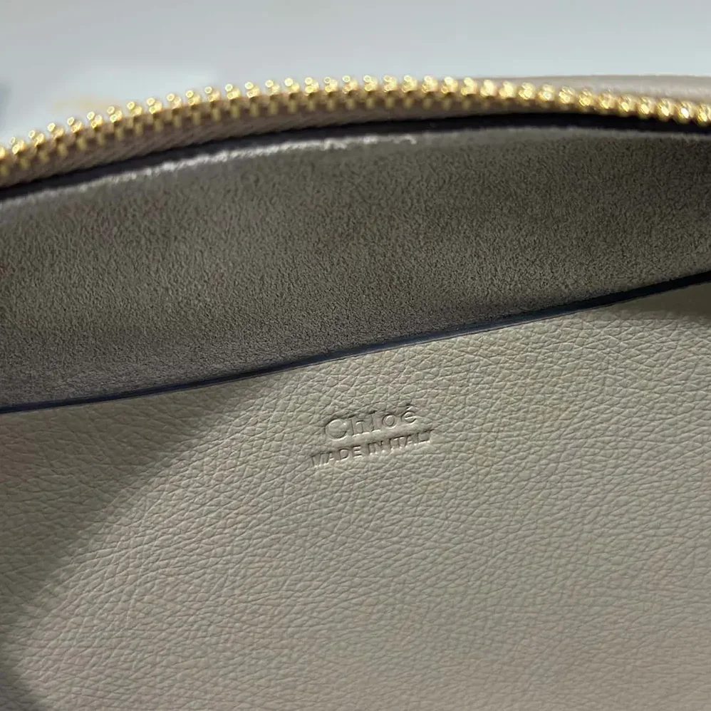 Chloe Small Bracelet Hobo Bag in Grained Leather for Women in Grey