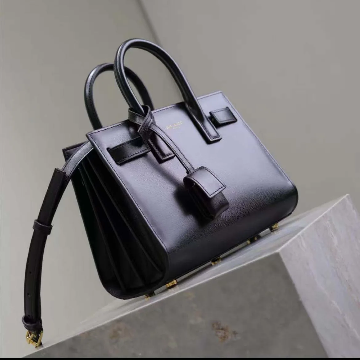 Saint Laurent YSL Sac De Jour in Smooth Leather for Women in Black Saint Laurent YSL Sac De Jour in Smooth Leather for Women in Black