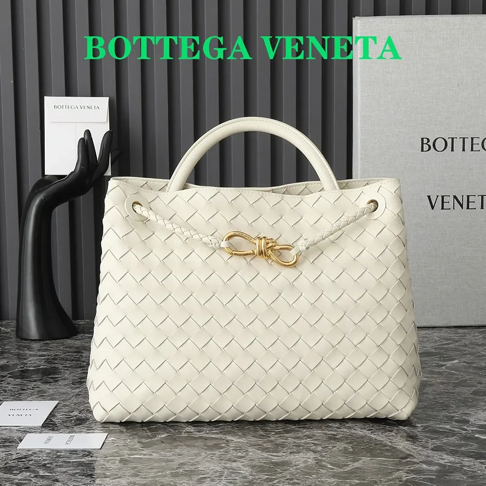 Bottega Veneta Medium Andiamo in Supple Intrecciato Leather for Women in White