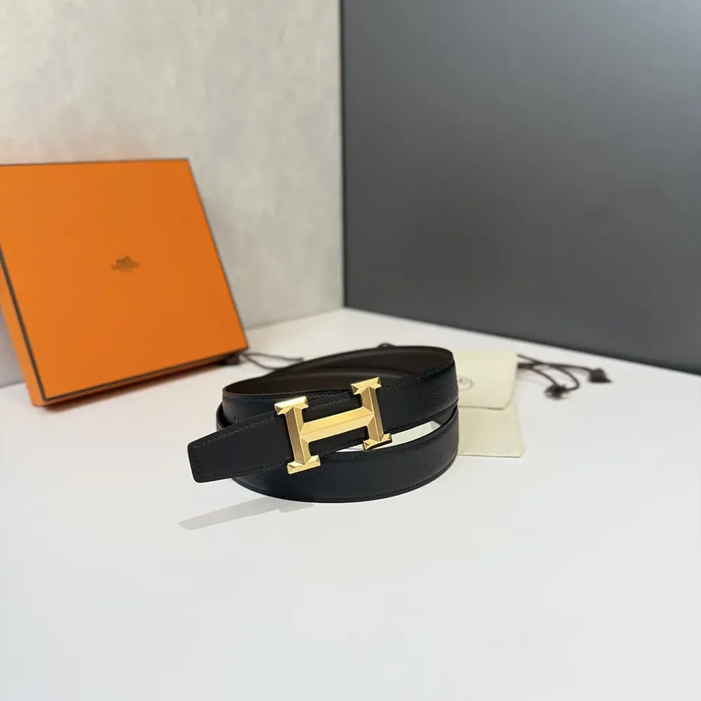 Hermes H Belt Buckle & Reversible Leather Strap 32 mm for Unisex in Black/Gold Hermes H Belt Buckle & Reversible Leather Strap 32 mm for Unisex in Black/Gold