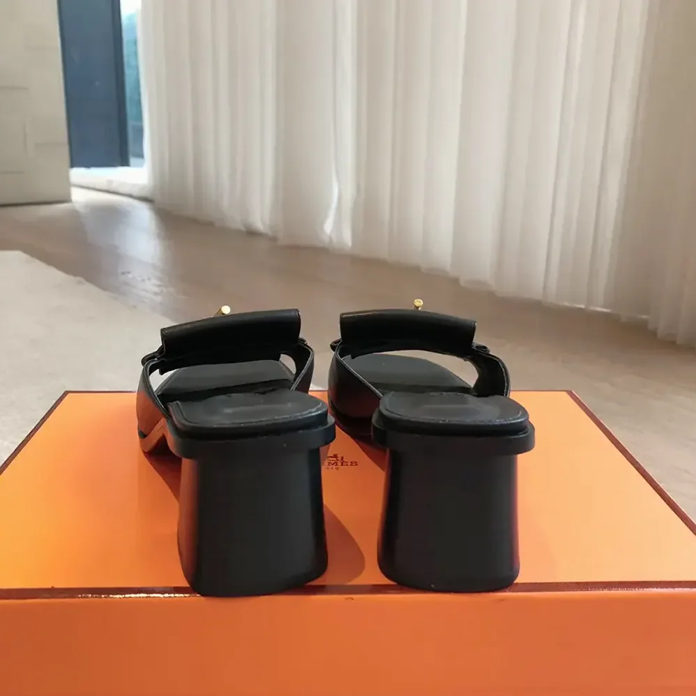 Hermes Ilot 50 Sandal in Calfskin Leather-Black H241142Z for Women Hermes Ilot 50 Sandal in Calfskin Leather-Black H241142Z for Women