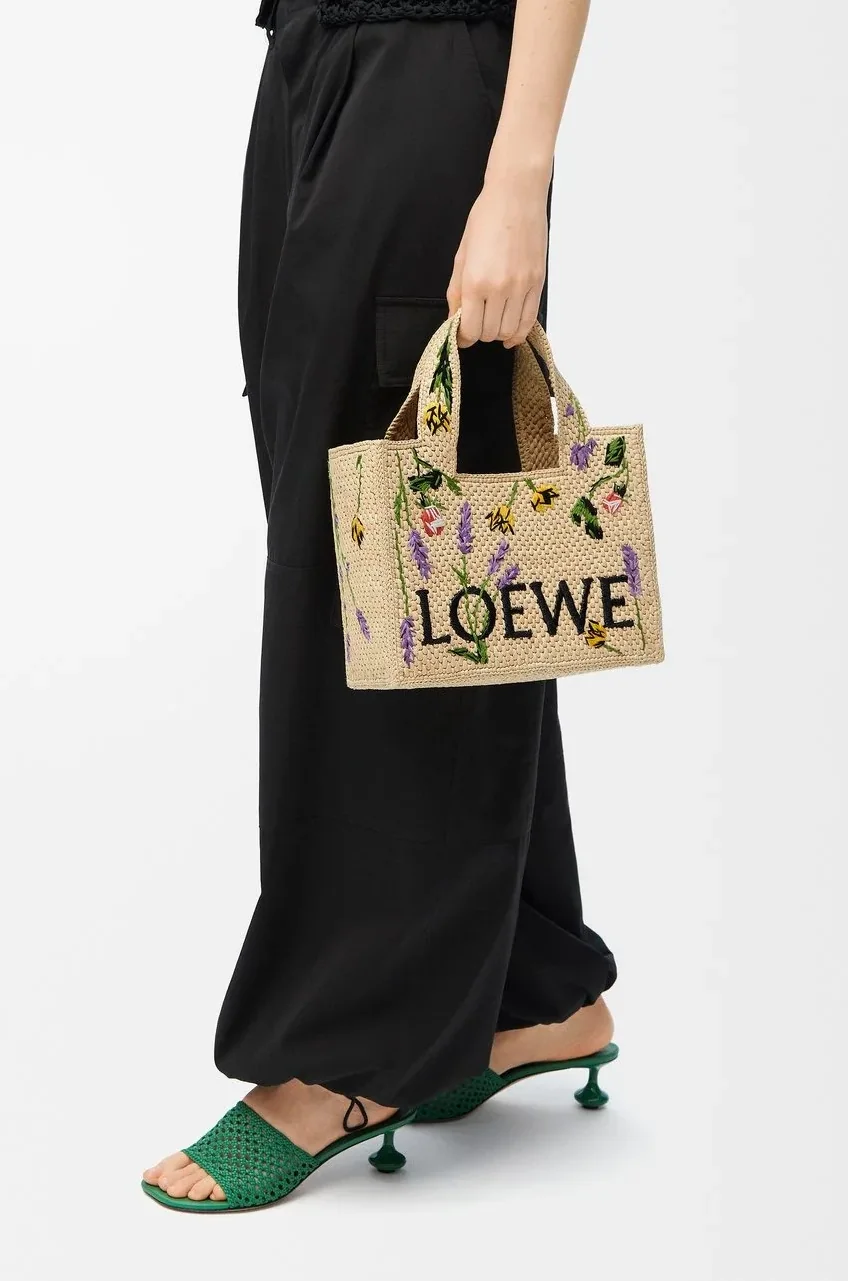 Loewe Small Font Tote In Raffia / ALF1B59X26 Loewe Small Font Tote In Raffia / ALF1B59X26