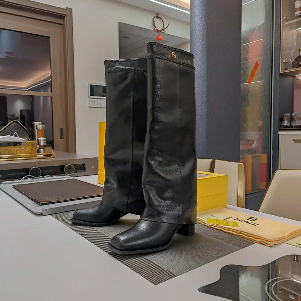 Fendi Show Black Leather Hhigh for Women in heeled Boots Fendi Show Black Leather Hhigh for Women in heeled Boots