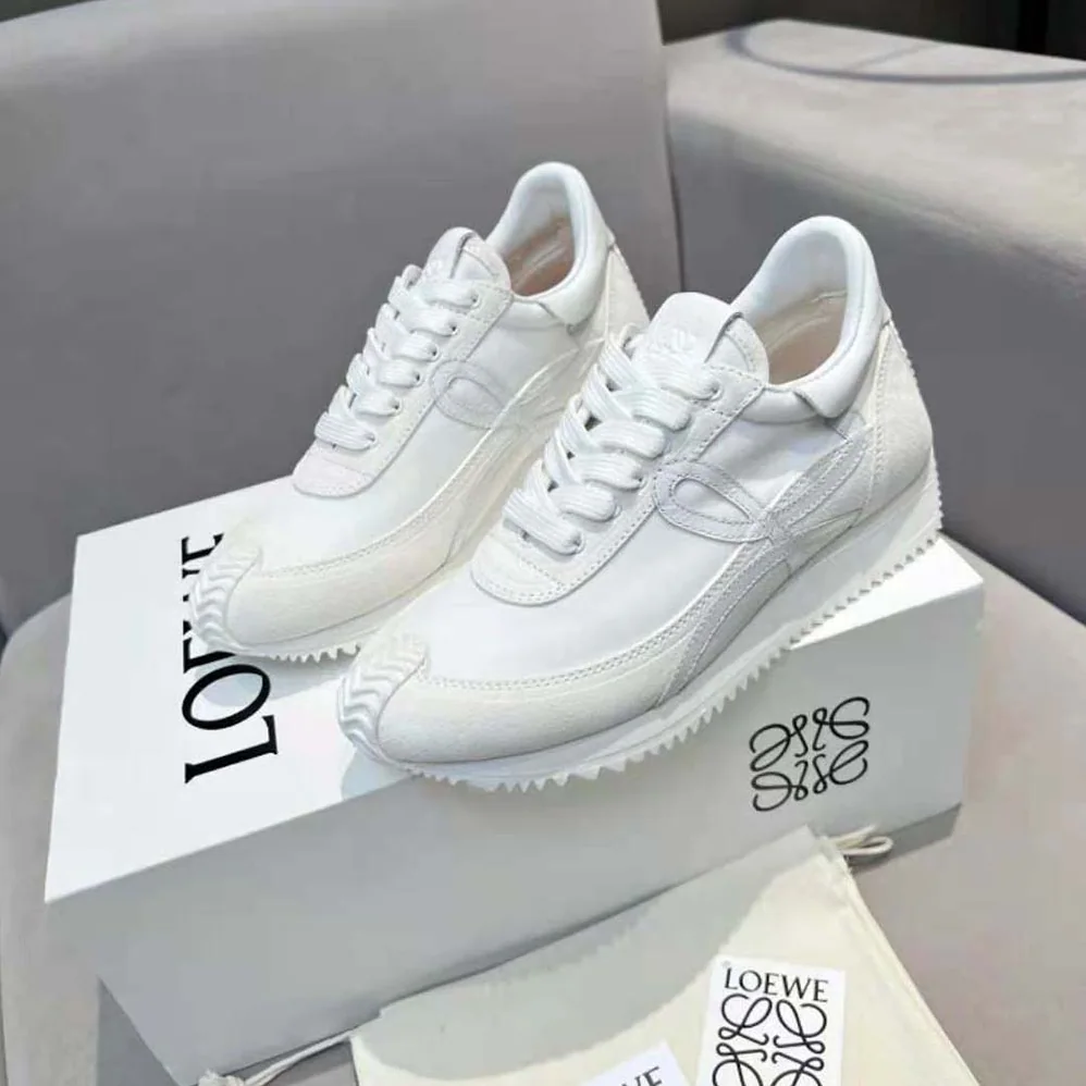 Loewe Flow Runner in Calfskin for Unisex in White Loewe Flow Runner in Calfskin for Unisex in White