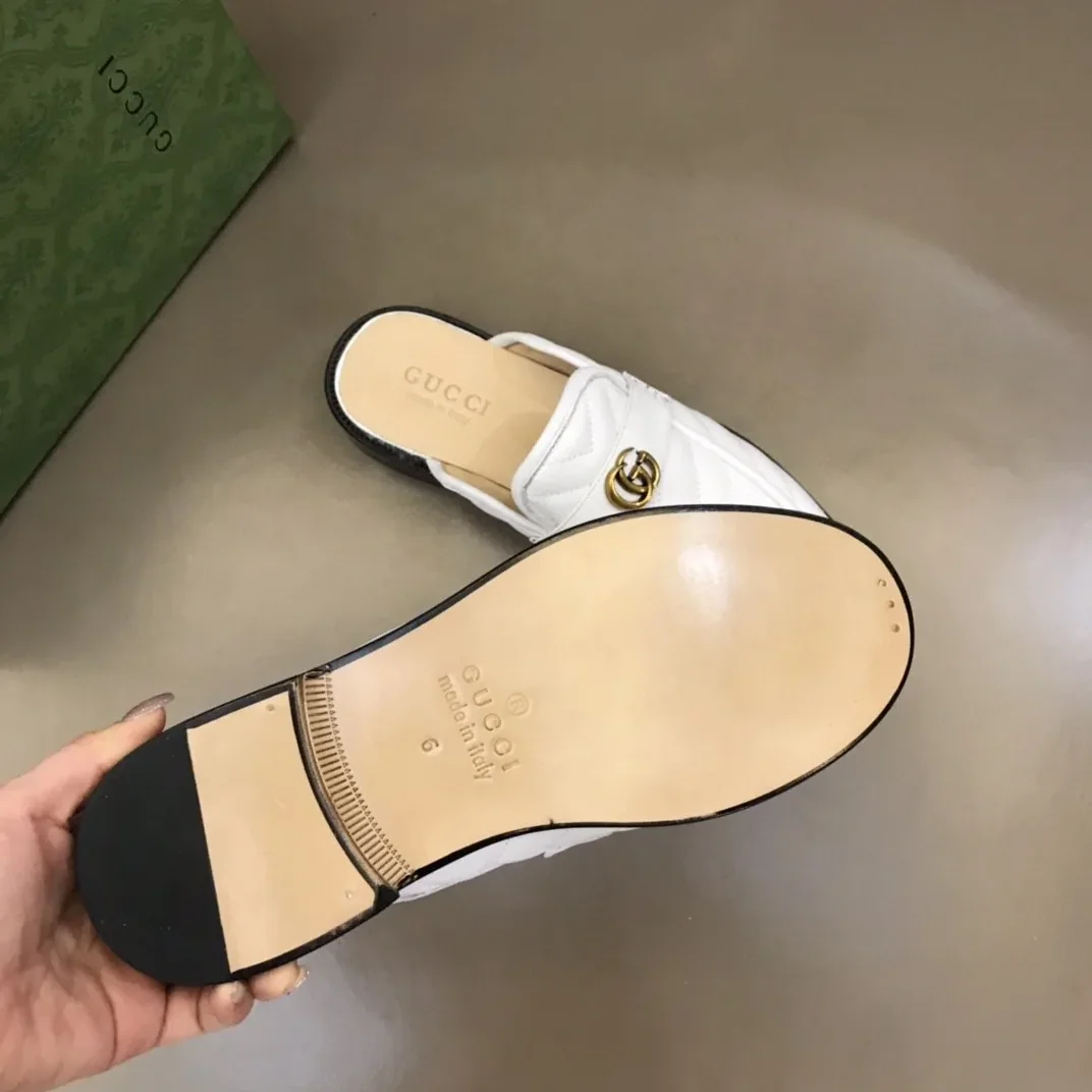 Gucci Slipper With Interlocking G White Gucci Slipper With Interlocking G White