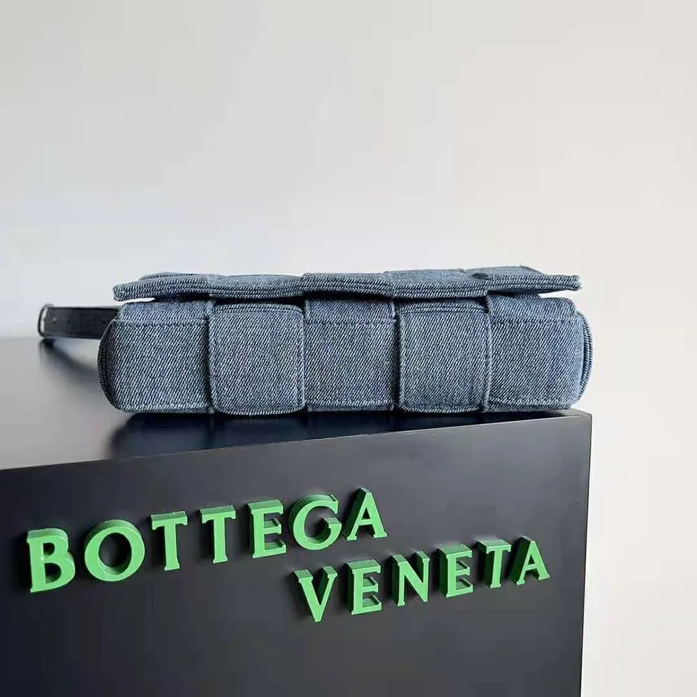 Bottega Veneta Cassette Intreccio Washed Denim Cross for Women in Body Bag