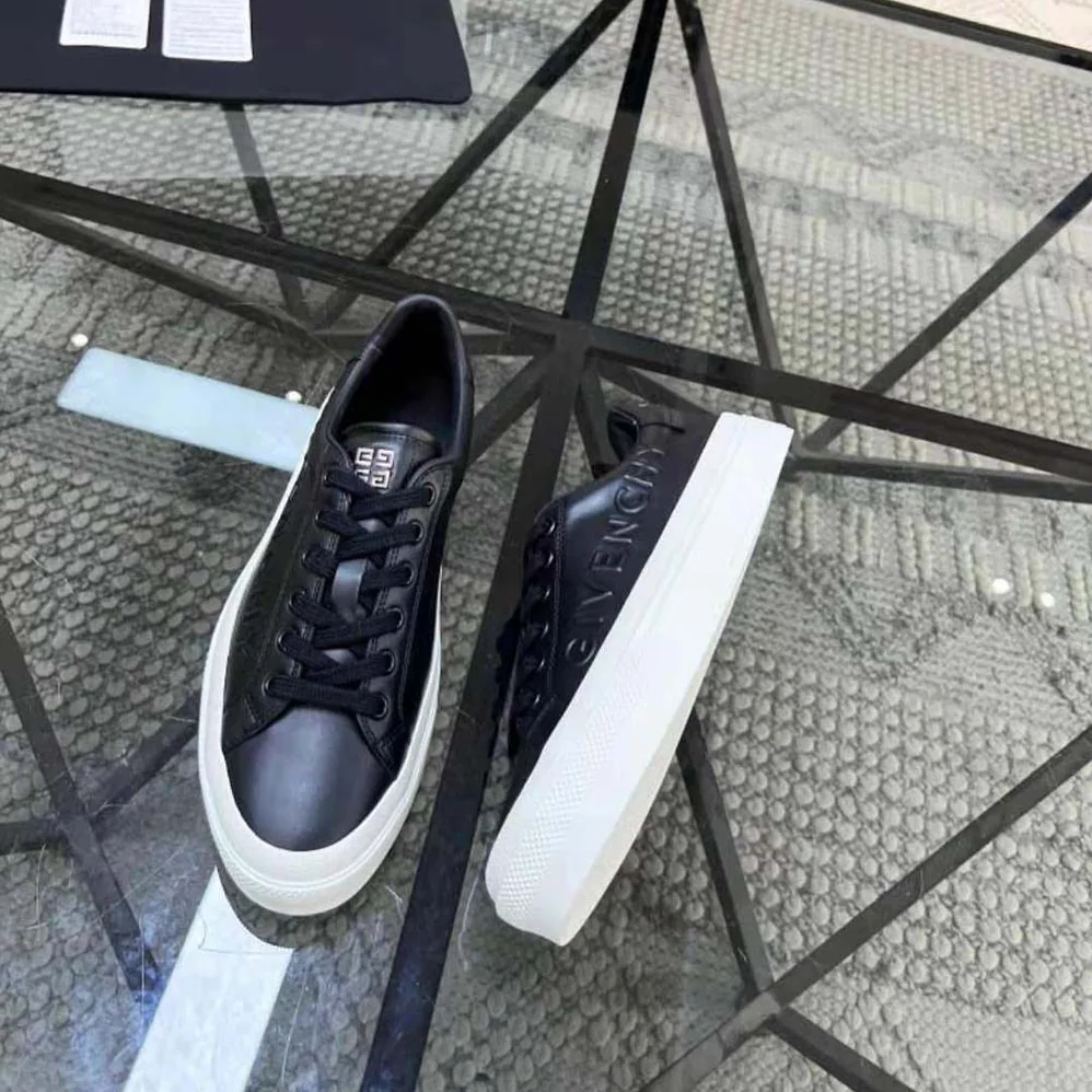 Givenchy City Sport Sneakers in GIVENCHY Leather for Men in Black Givenchy City Sport Sneakers in GIVENCHY Leather for Men in Black