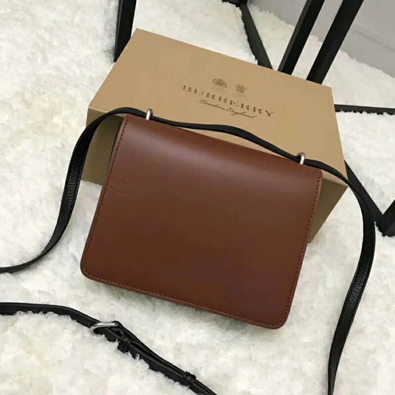 Burberry The Small Leather D-Ring Bag for Women in Brown Burberry The Small Leather D-Ring Bag for Women in Brown