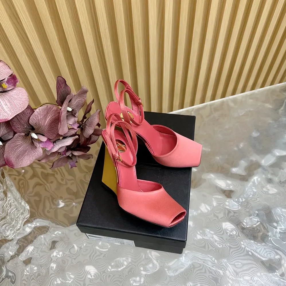 Saint Laurent YSL La Scandale Wedges in Satin Crepe for Women in Pink