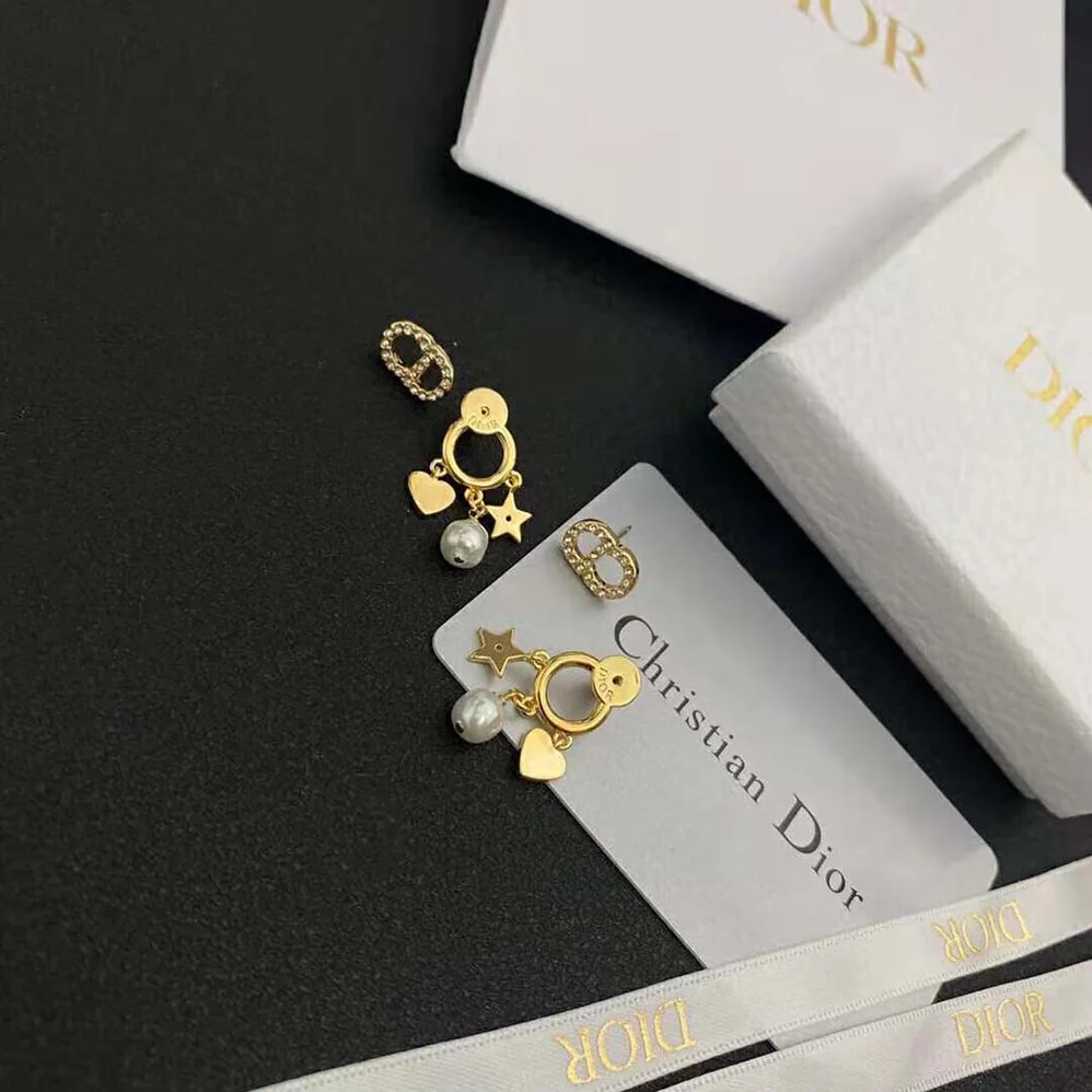 Dior Clair D Lune Earrings Gold for Women in Finish Metal Dior Clair D Lune Earrings Gold for Women in Finish Metal