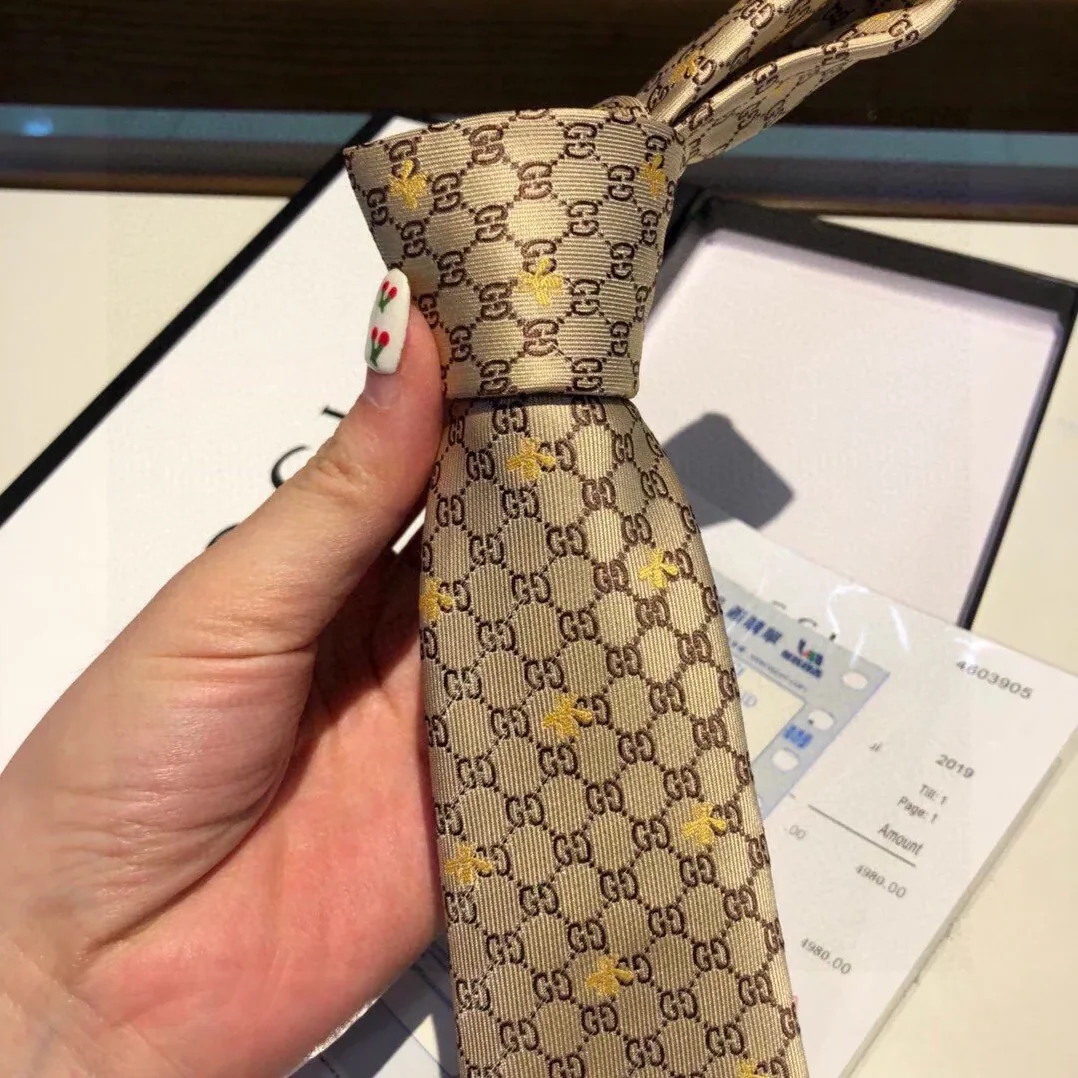 Gucci GG Bees Silk Tie Beige GG for Men Gucci GG Bees Silk Tie Beige GG for Men