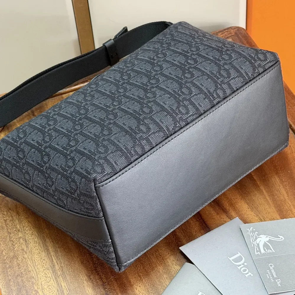 Dior Jett Pouch Black Dior Oblique Jacquard for Men Dior Jett Pouch Black Dior Oblique Jacquard for Men