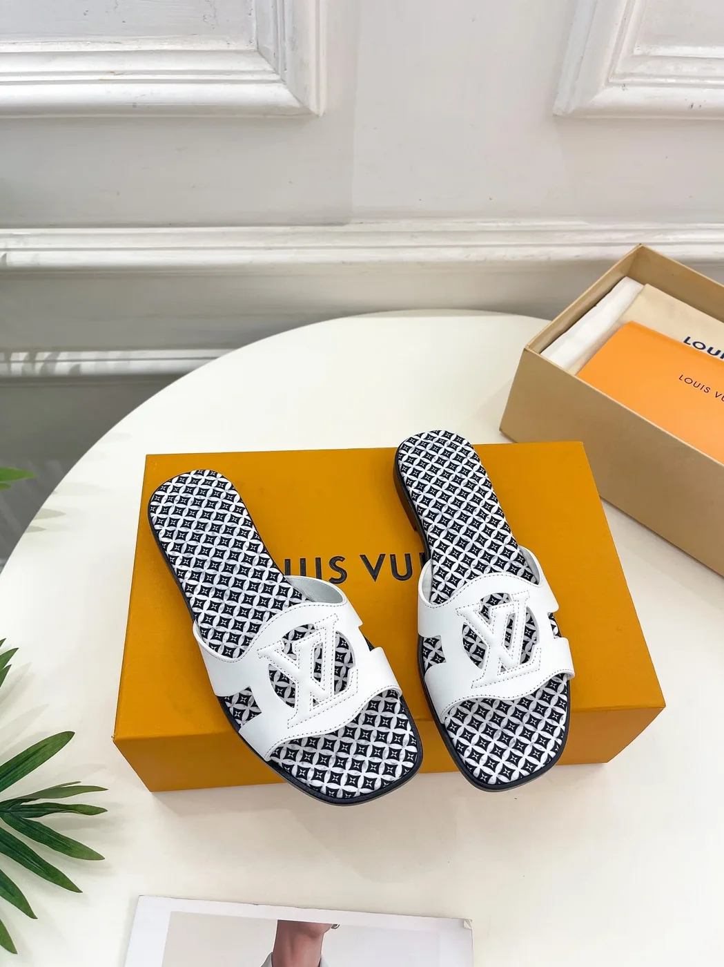 Louis Vuitton Isola Flat Mule LV White Louis Vuitton Isola Flat Mule LV White