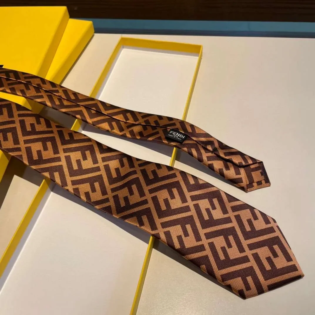 Fendi Tie Silk Necktie Brown Fendi Tie Silk Necktie Brown