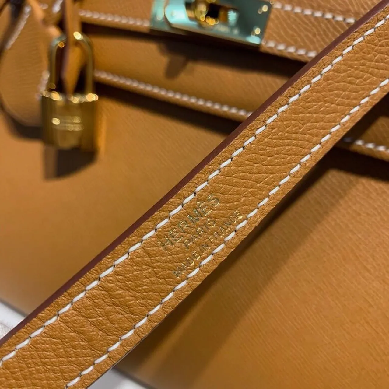 Hermes Kelly Gold Gold Toned Hardware / Hermes Kelly Gold Gold Toned Hardware /