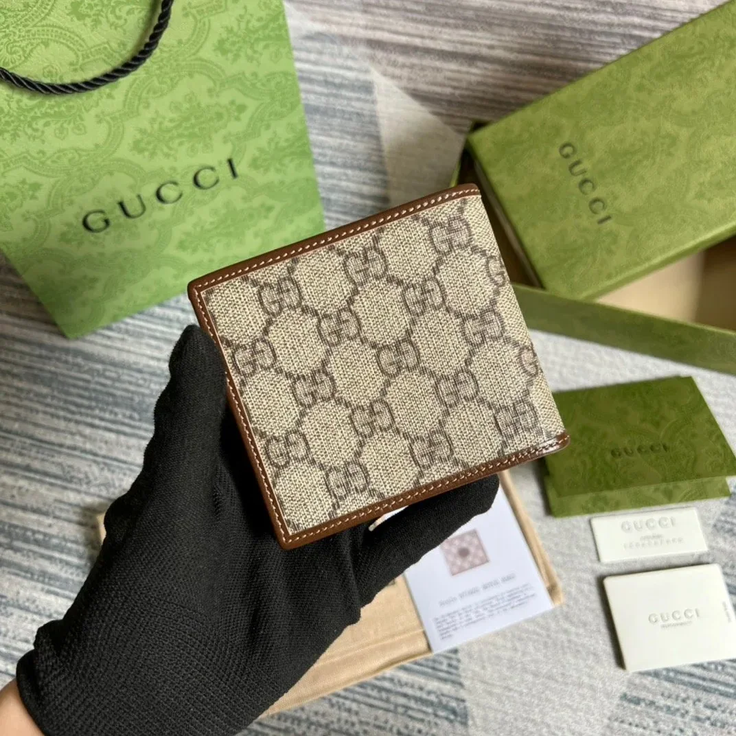 Gucci Card Case Wallet with Interlocking G Brown / GG Gucci Card Case Wallet with Interlocking G Brown / GG