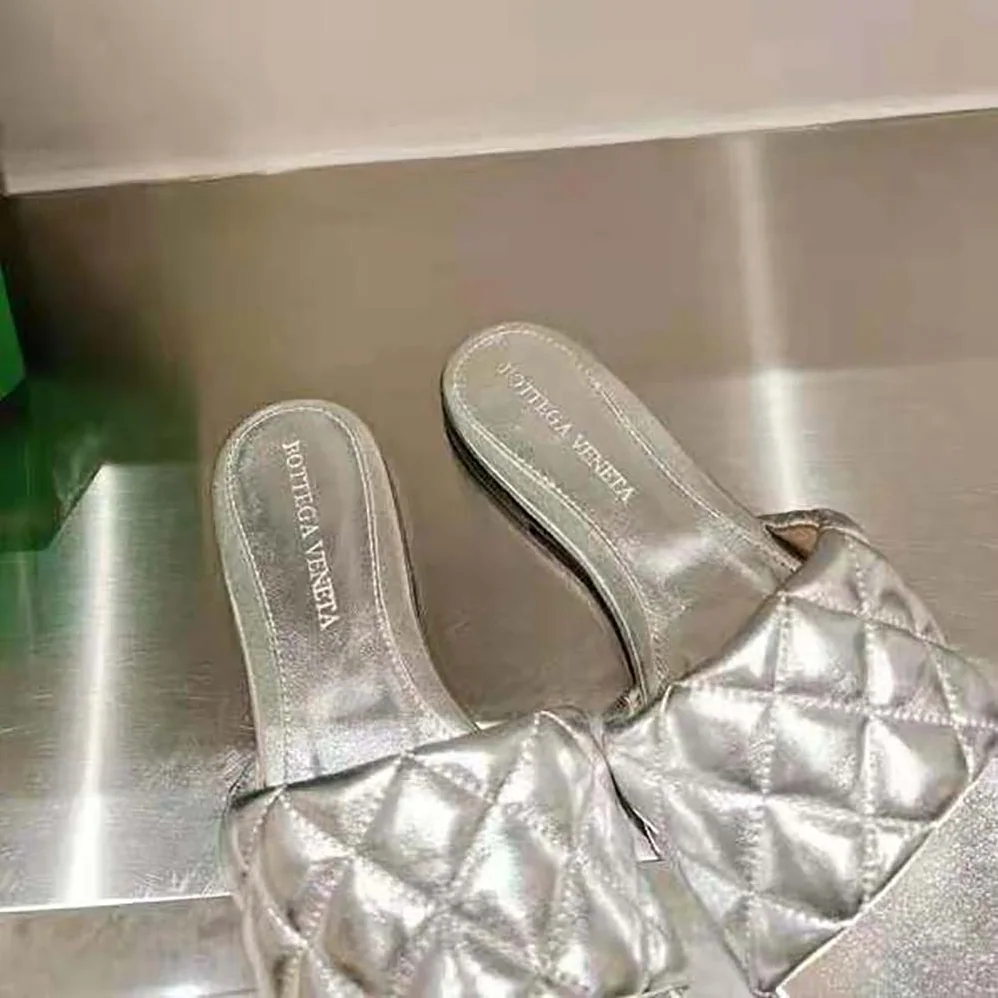 Bottega Veneta Lido Flat Sandal Intreccio Metallised Leather Flat Sandals for Women in Silver
