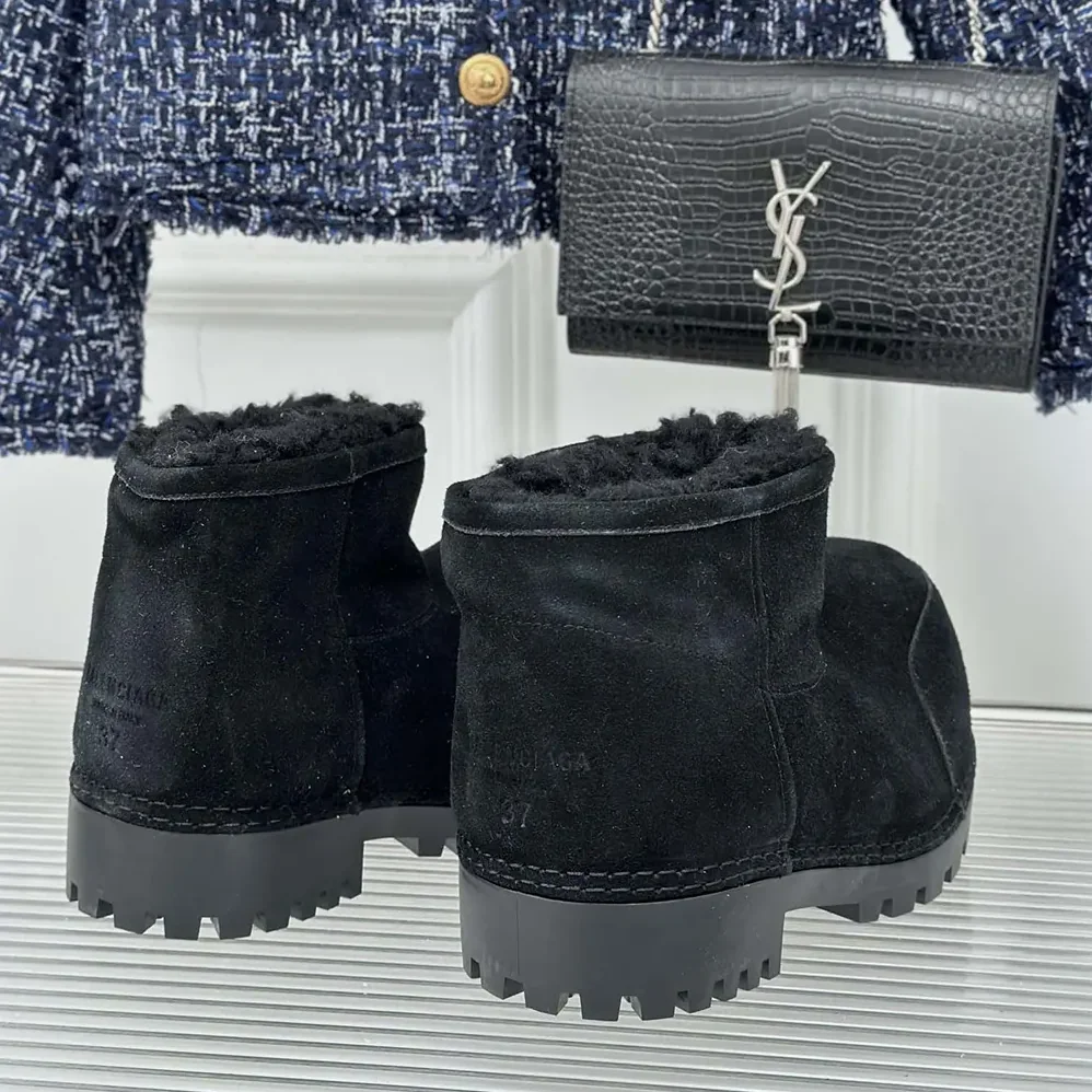 Balenciaga Alaska Fur Bootie in Black Split Calfskin and Synthetic Material for Unisex Balenciaga Alaska Fur Bootie in Black Split Calfskin and Synthetic Material for Unisex