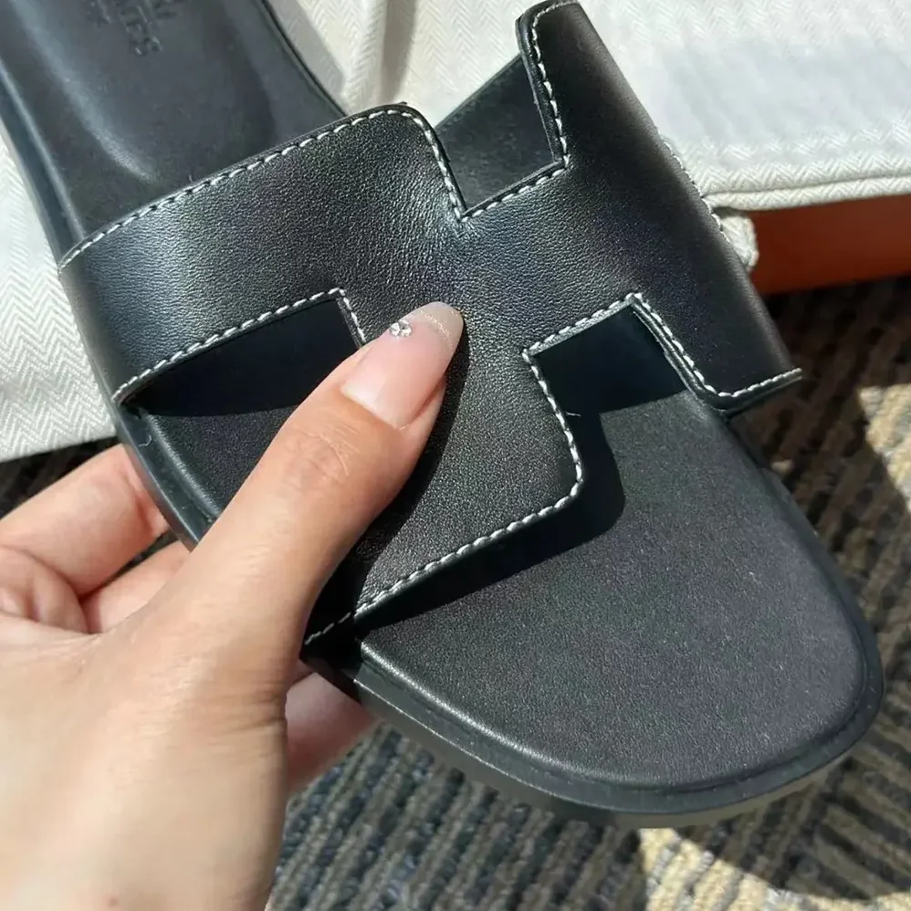 Hermes Oran Sandal-Black H021056Zv01380 for Women Hermes Oran Sandal-Black H021056Zv01380 for Women