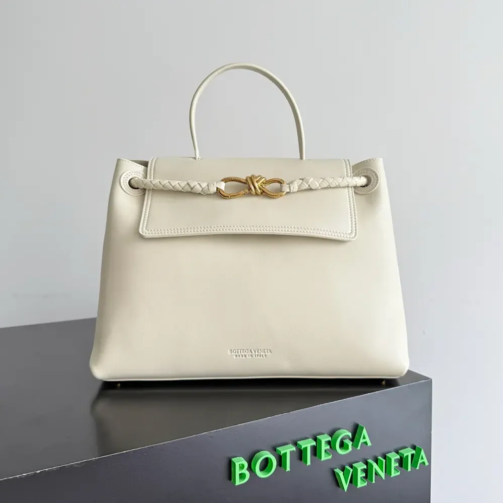 Bottega Veneta Ciao Ciao in Silky Calf Leather for Women in White Bottega Veneta Ciao Ciao in Silky Calf Leather for Women in White