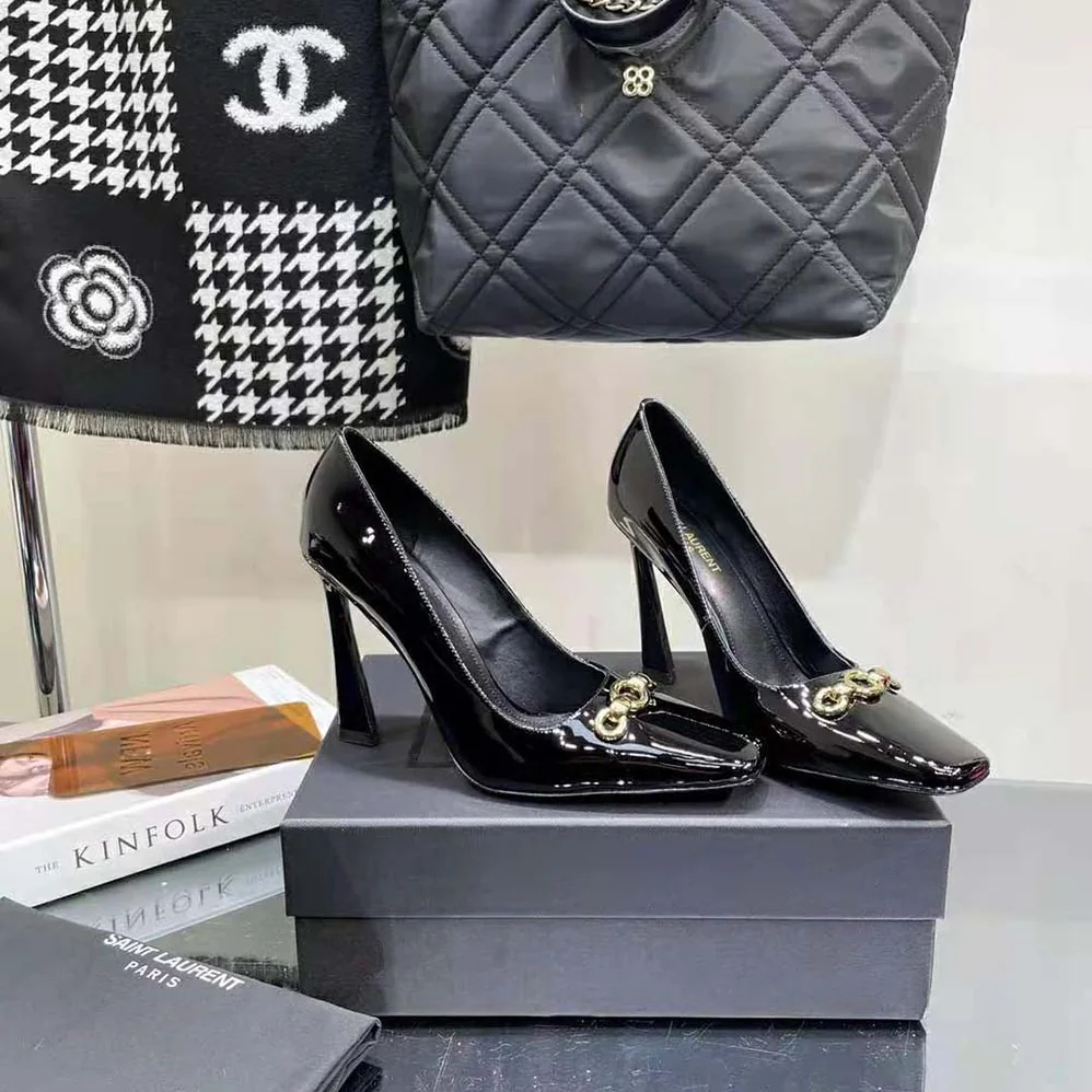 Saint Laurent YSL Silvana Pumps in Patent Leather for Women in Black Saint Laurent YSL Silvana Pumps in Patent Leather for Women in Black