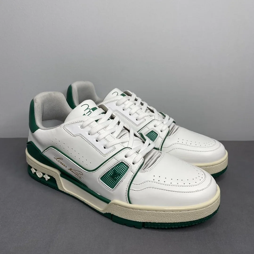 Louis Vuitton Trainer Sneaker Mix Of Materials White in Green
