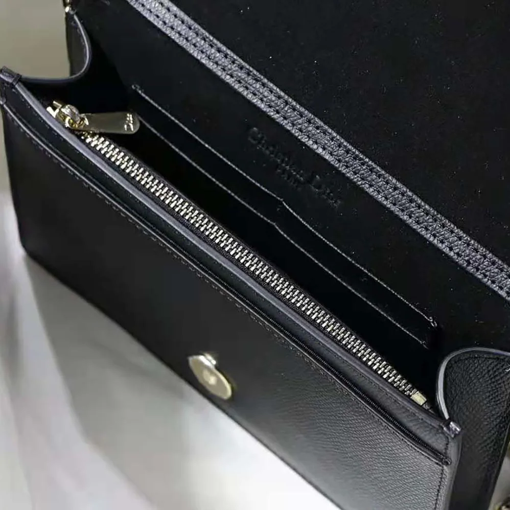 Dior 30 Montaigne 2-in-1 Pouch Stone Grained Calfskin for Women in Black Dior 30 Montaigne 2-in-1 Pouch Stone Grained Calfskin for Women in Black