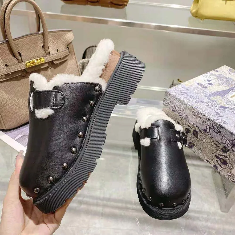 Dior Diorquake Clog Black Calfskin and White Shearling for Women Dior Diorquake Clog Black Calfskin and White Shearling for Women