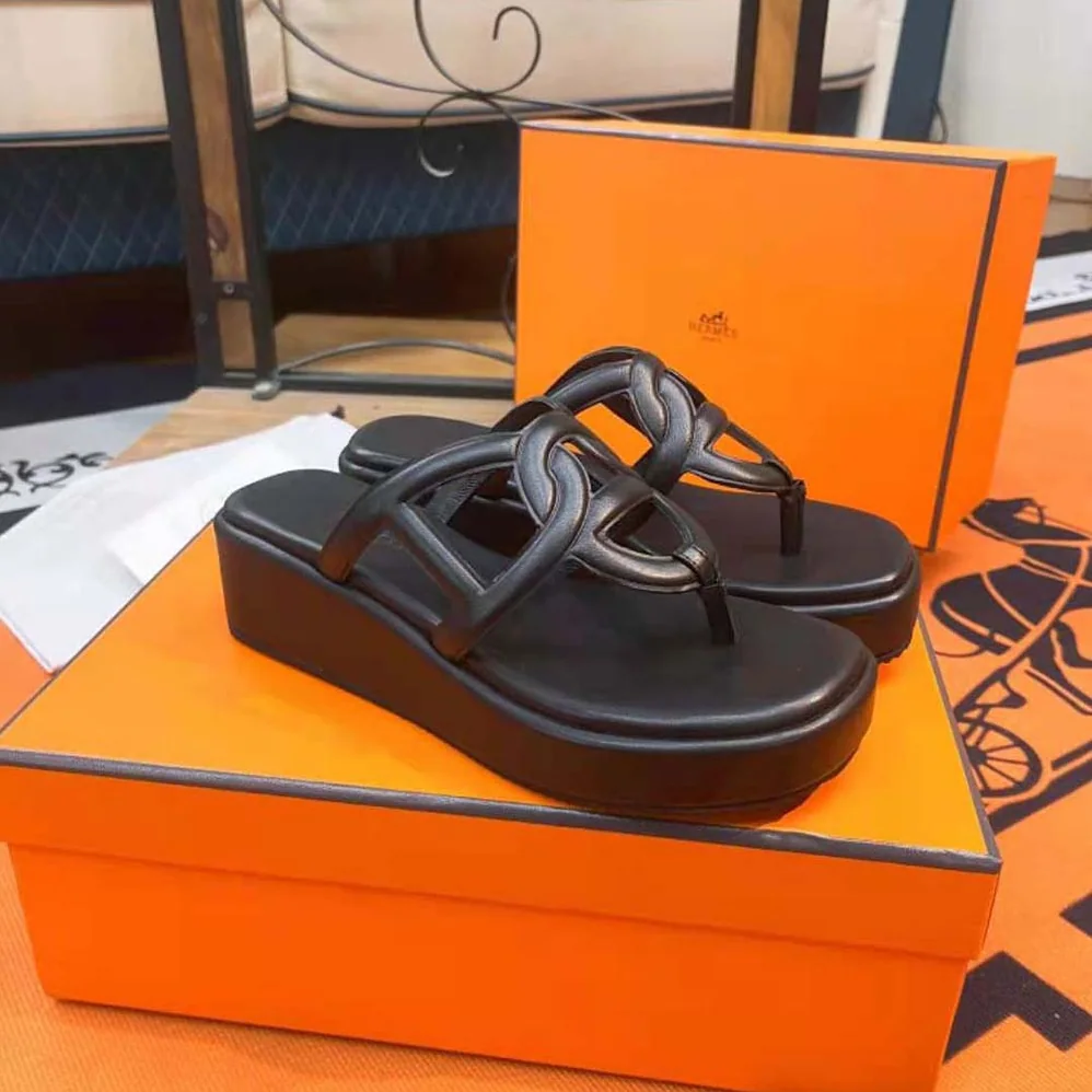 Hermes Gipsy Sandal in Nappa Leather for Women in Black