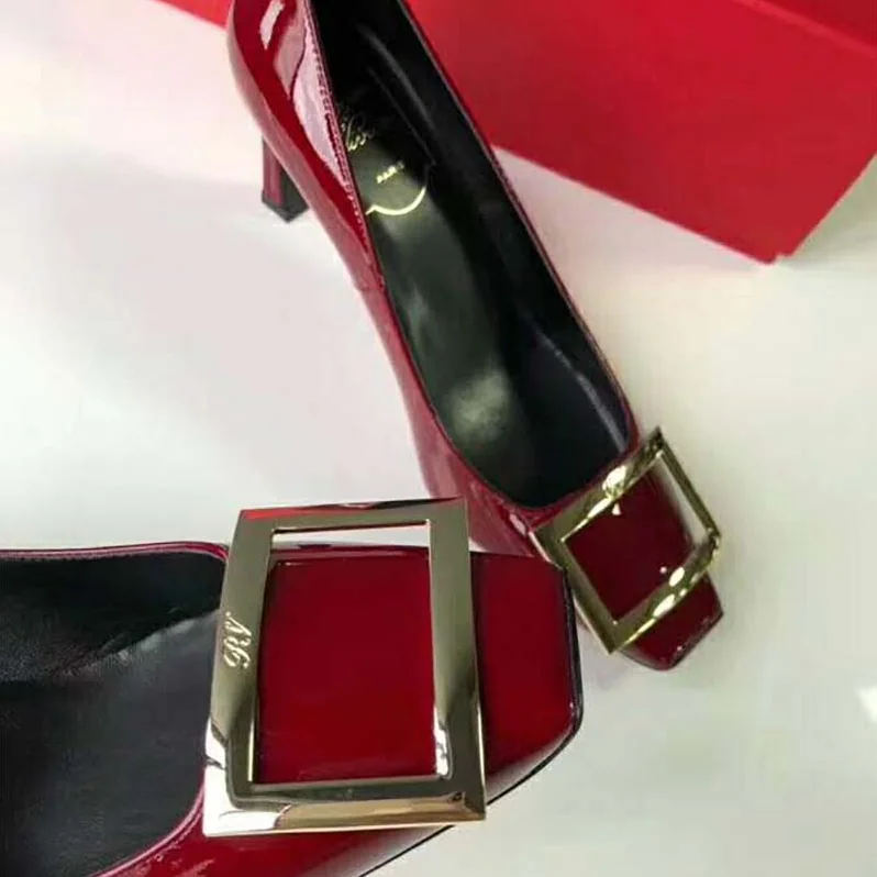 Roger Vivier Belle Vivier Trompette Pumps Patent Leather for Women in Red Roger Vivier Belle Vivier Trompette Pumps Patent Leather for Women in Red