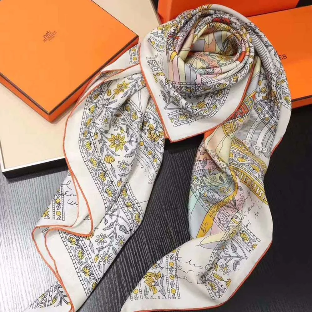 Hermes La Maison Des Carres Pegase Dhermes AU Bloc Scarf for Women in White Hermes La Maison Des Carres Pegase Dhermes AU Bloc Scarf for Women in White