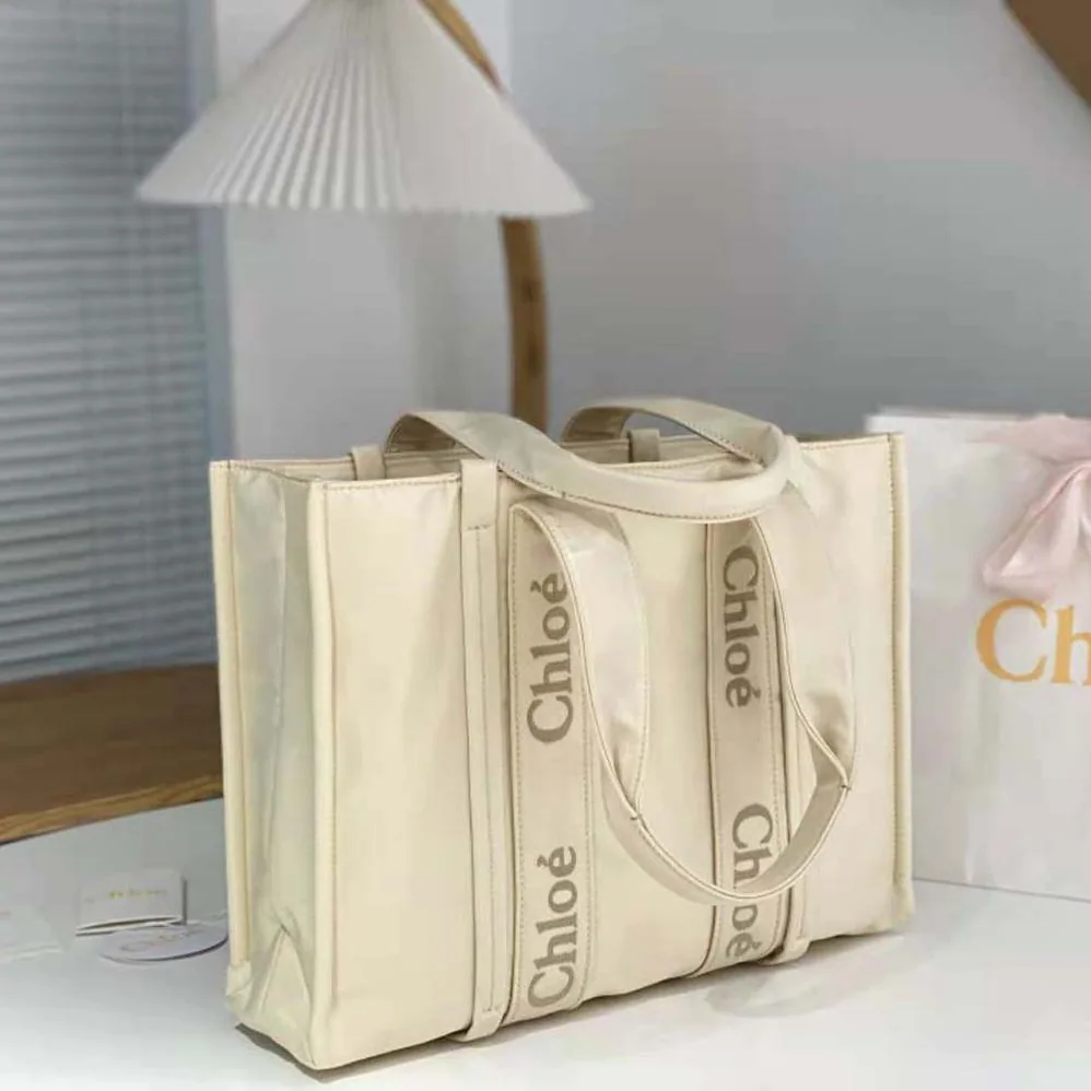 Chloe Large Woody Tote Bag for Women in White Chloe Large Woody Tote Bag for Women in White