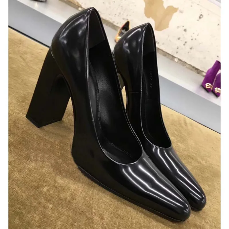 Balenciaga Shoes Round Toe Glazed Calfskin Pumps 110mm Heel for Women in Black Balenciaga Shoes Round Toe Glazed Calfskin Pumps 110mm Heel for Women in Black