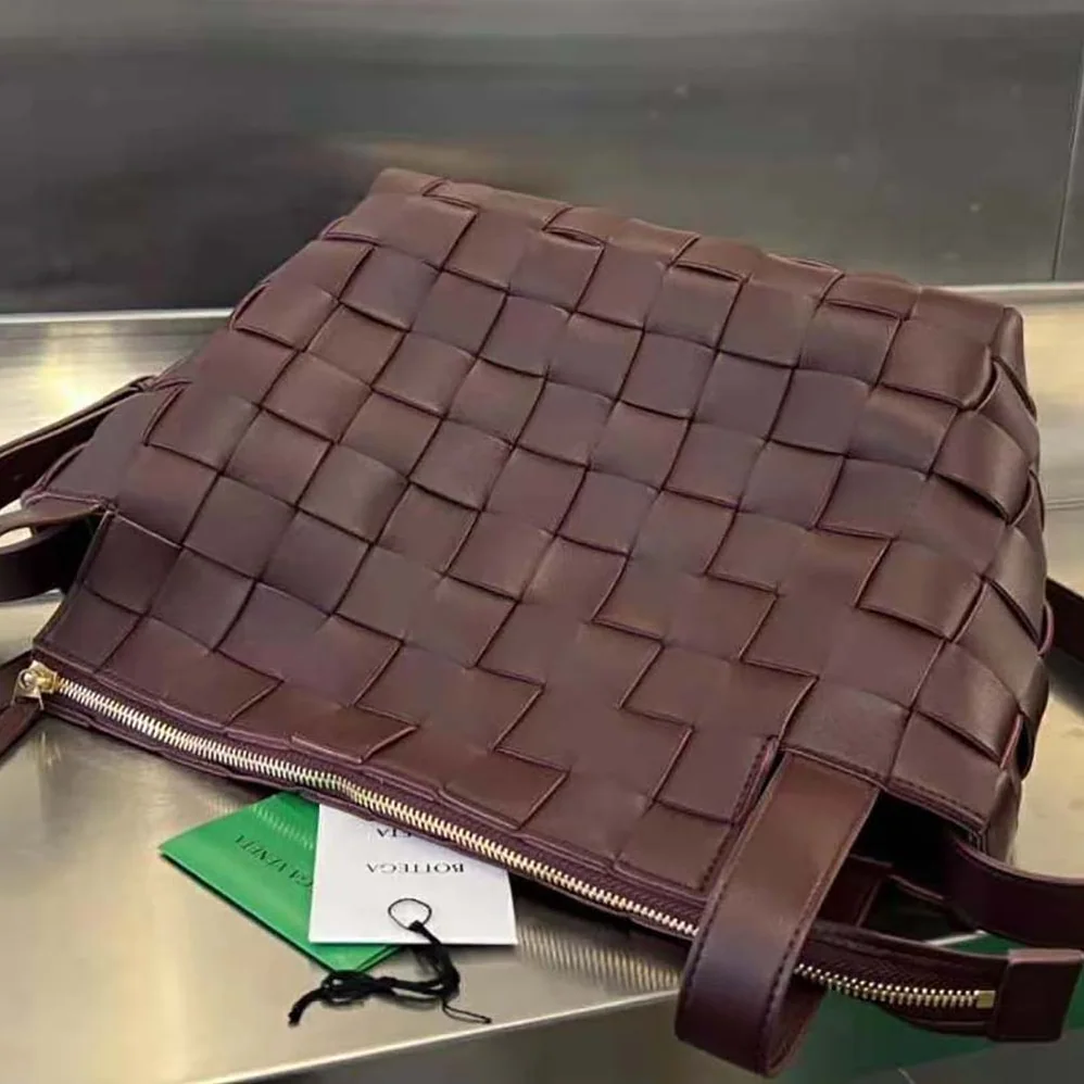 Bottega Veneta Bowling Cassette Medium Intreccio Leather Bowling Bag with Detachable Strap for Women Bottega Veneta Bowling Cassette Medium Intreccio Leather Bowling Bag with Detachable Strap for Women