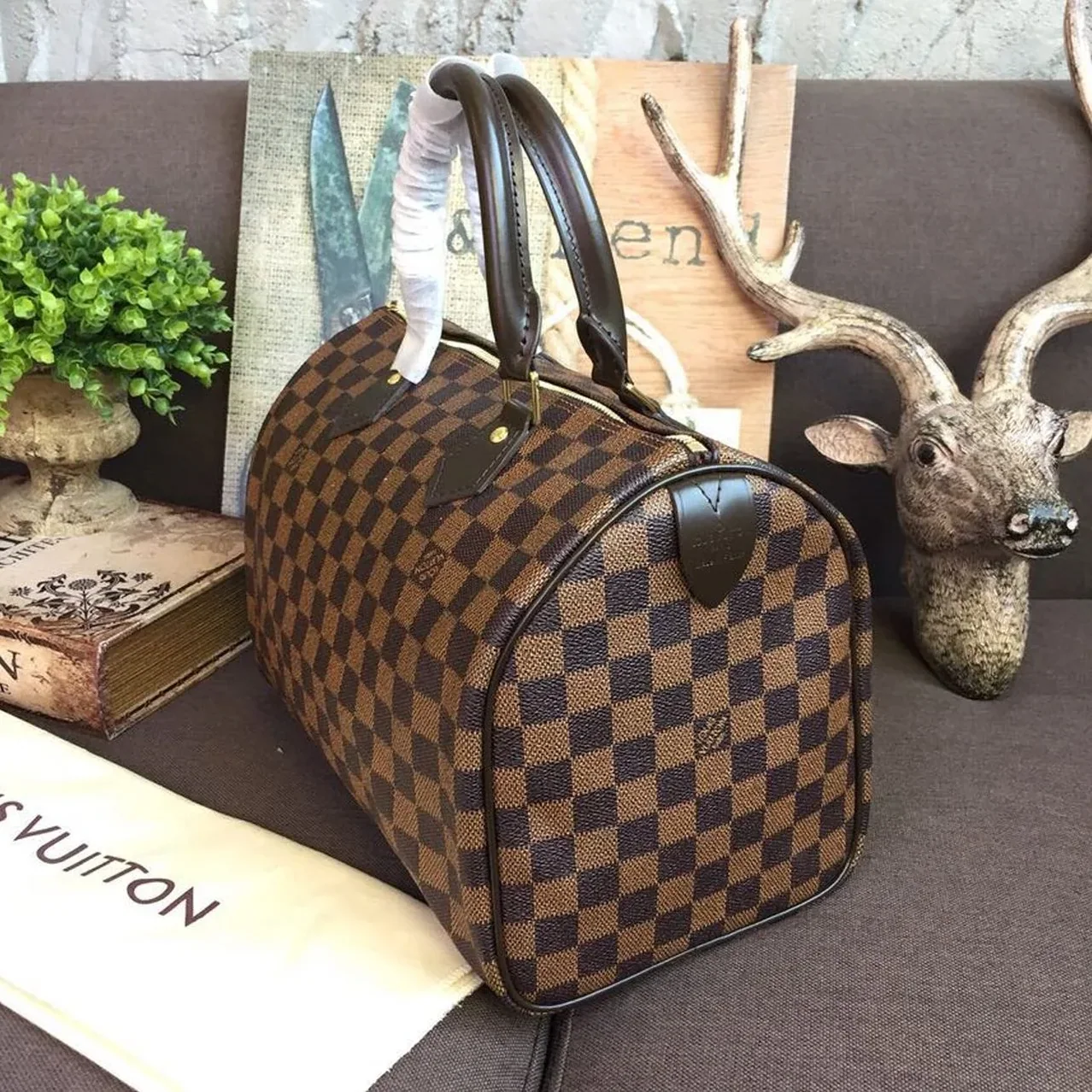 Louis Vuitton Speedy 30 Top Handle Bag / Brown Damier Ebene Canvas Gold Hardware