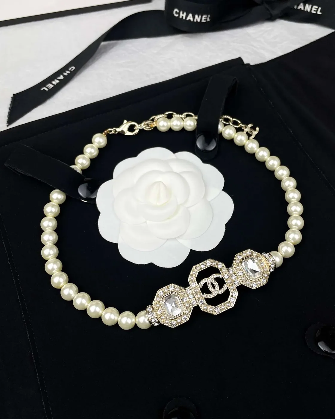 Chanel Geometric Square Pearl Necklace White Chanel Geometric Square Pearl Necklace White