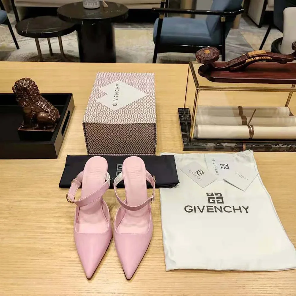 Givenchy Voyou Slingbacks in Leather for Women in Pink Givenchy Voyou Slingbacks in Leather for Women in Pink
