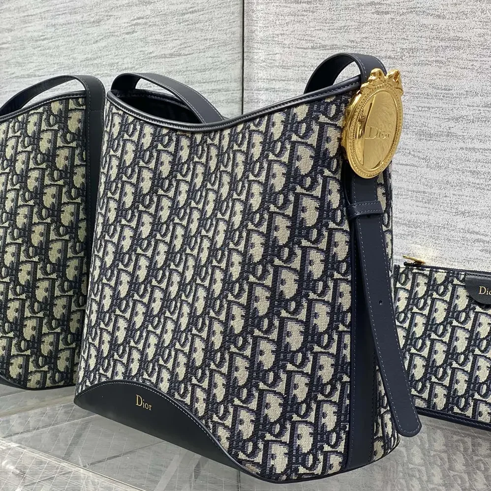 Dior Medium Dior Médaillon Bucket Bag Blue Dior Oblique Jacquard for Women Dior Medium Dior Médaillon Bucket Bag Blue Dior Oblique Jacquard for Women
