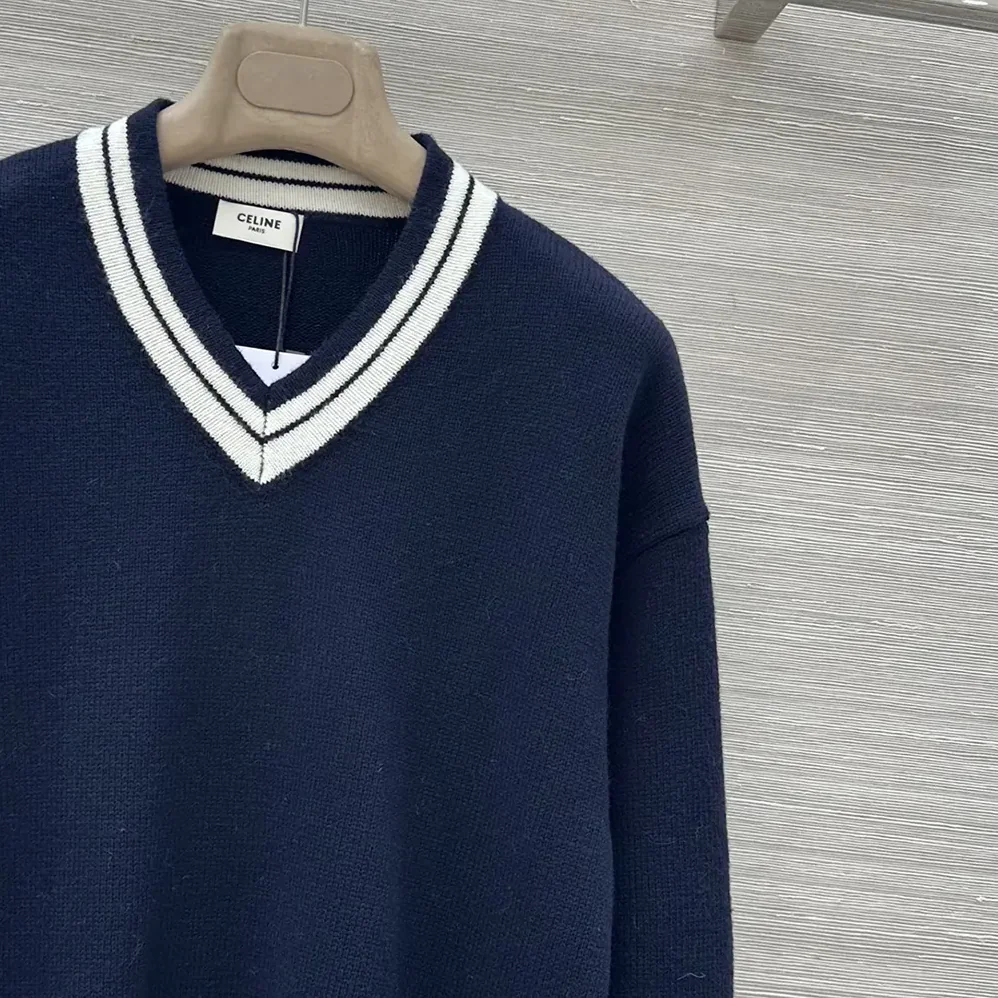 Celine V for Women in Neck Sweater in Cashmere