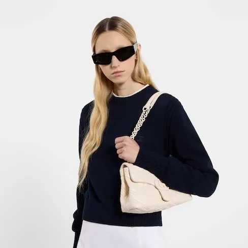 Gucci Marmont Small Shoulder Bag in Ivory Light White Hardware Gucci Marmont Small Shoulder Bag in Ivory Light White Hardware
