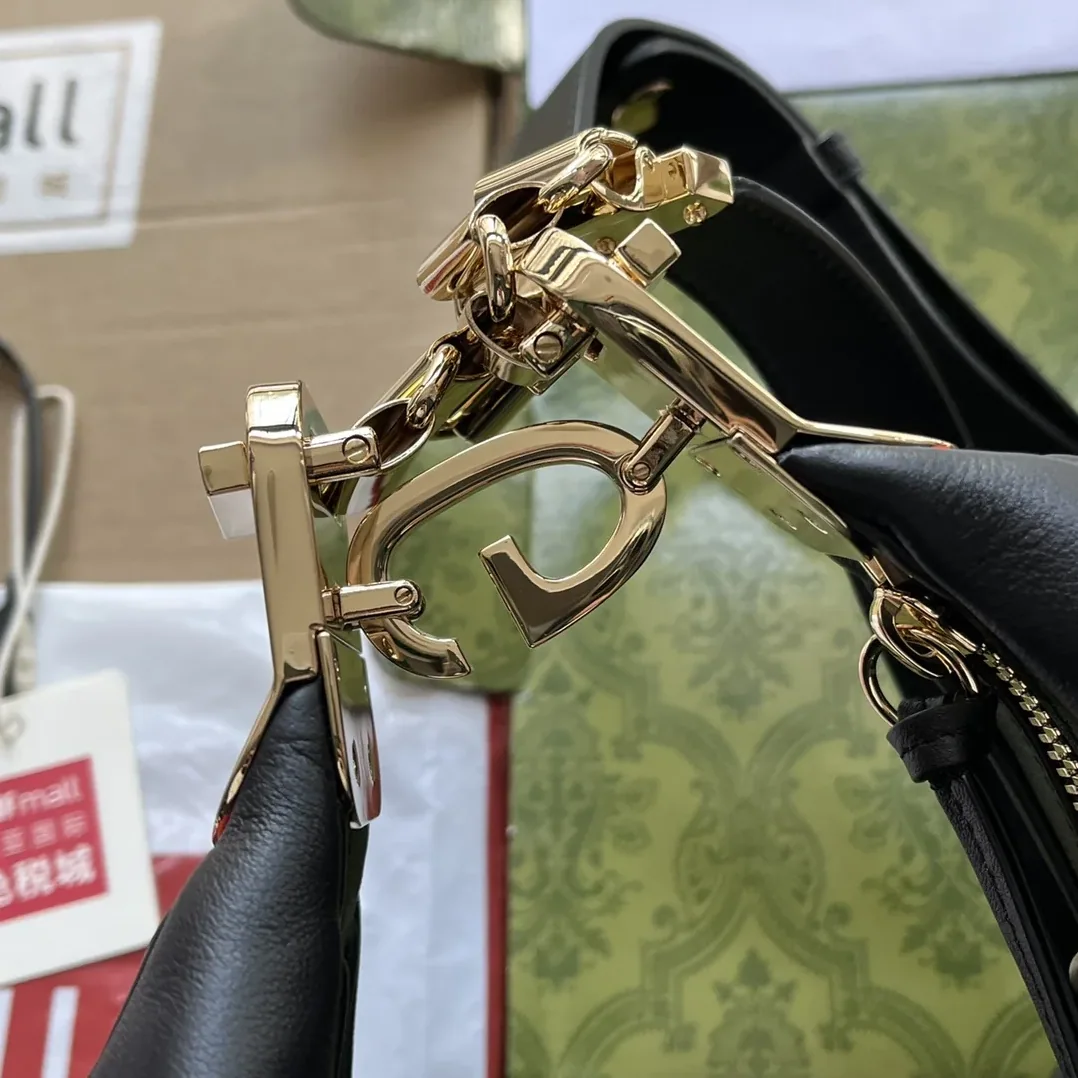 Gucci Atache Large Shoulder Bag Black Gucci Atache Large Shoulder Bag Black