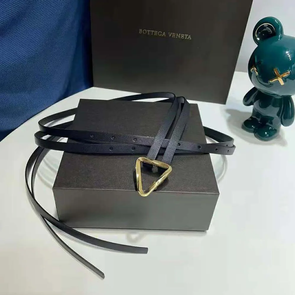 Bottega Veneta Grasp Belt Leather Double Strap for Women in Black