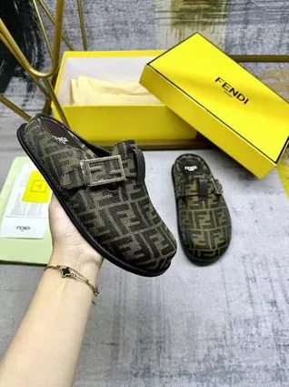 Fendi Feel Mules Brown