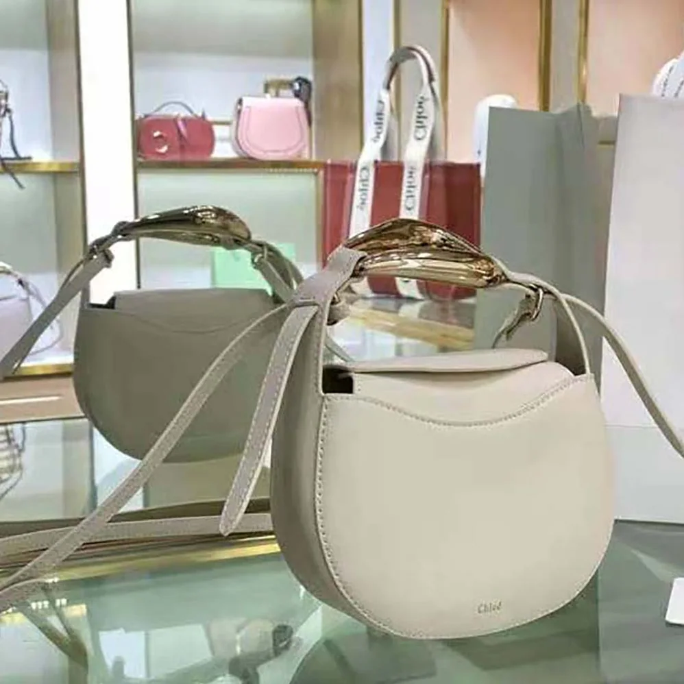 Chloe Kiss Small Purse in Small Grain Calfskin for Women in White