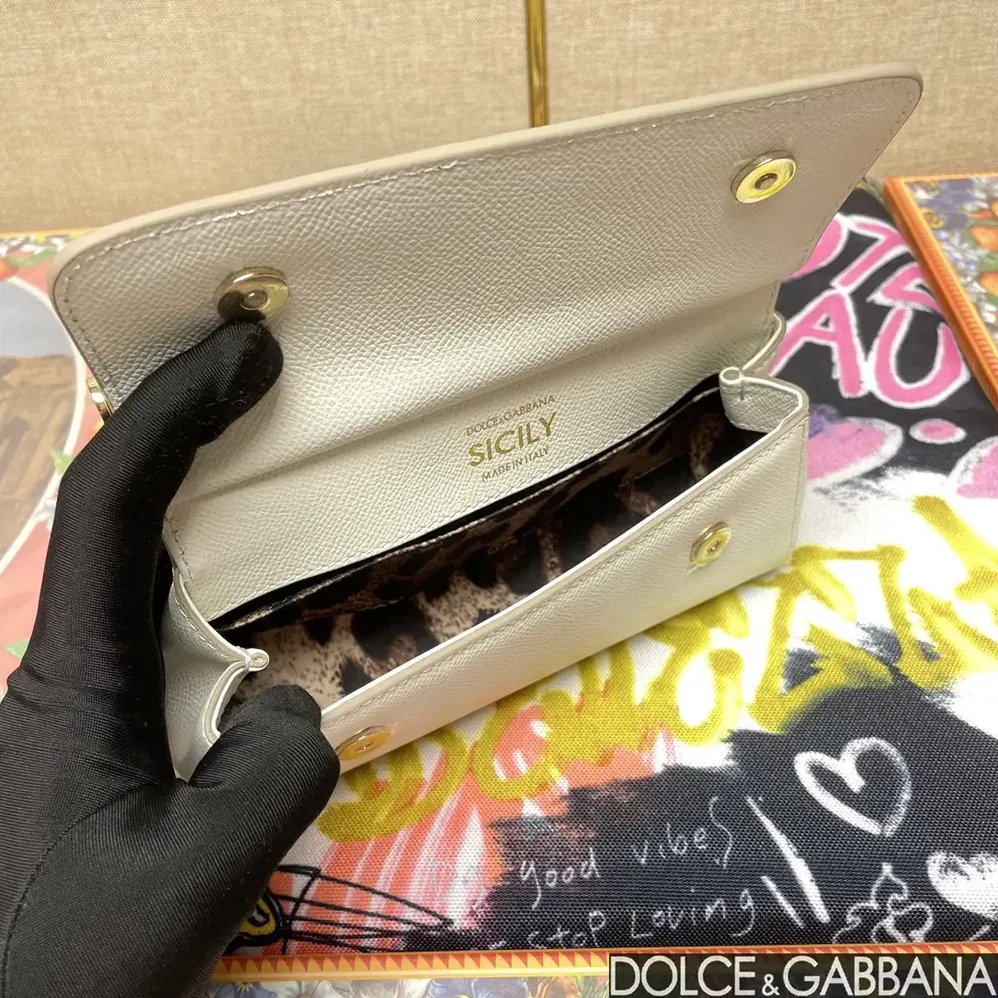 Dolce Gabbana D&G Small Sicily Handbag for Women in White Dolce Gabbana D&G Small Sicily Handbag for Women in White