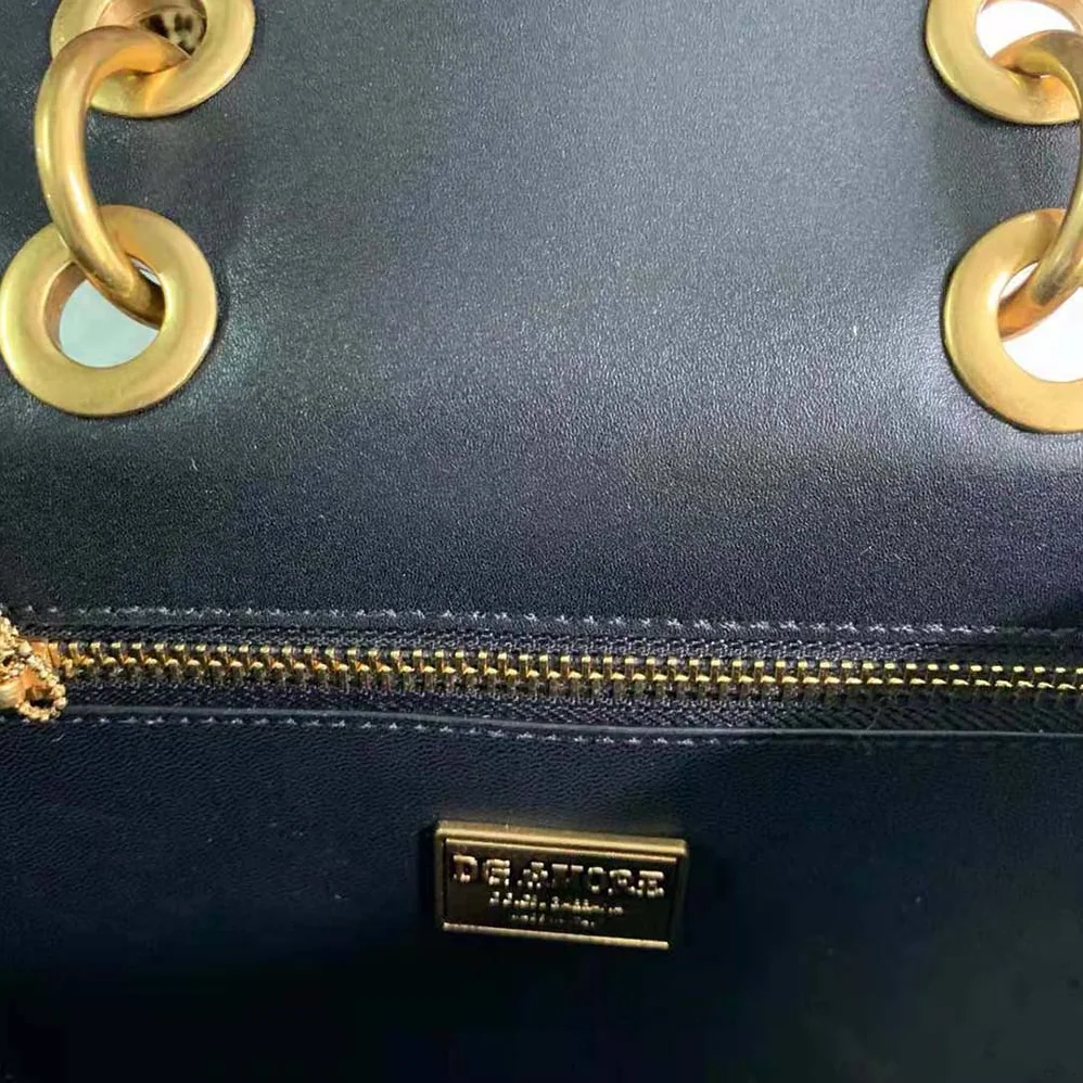 Dolce Gabbana D&G Dg Amore Bag in Calfskin for Women in Black Dolce Gabbana D&G Dg Amore Bag in Calfskin for Women in Black