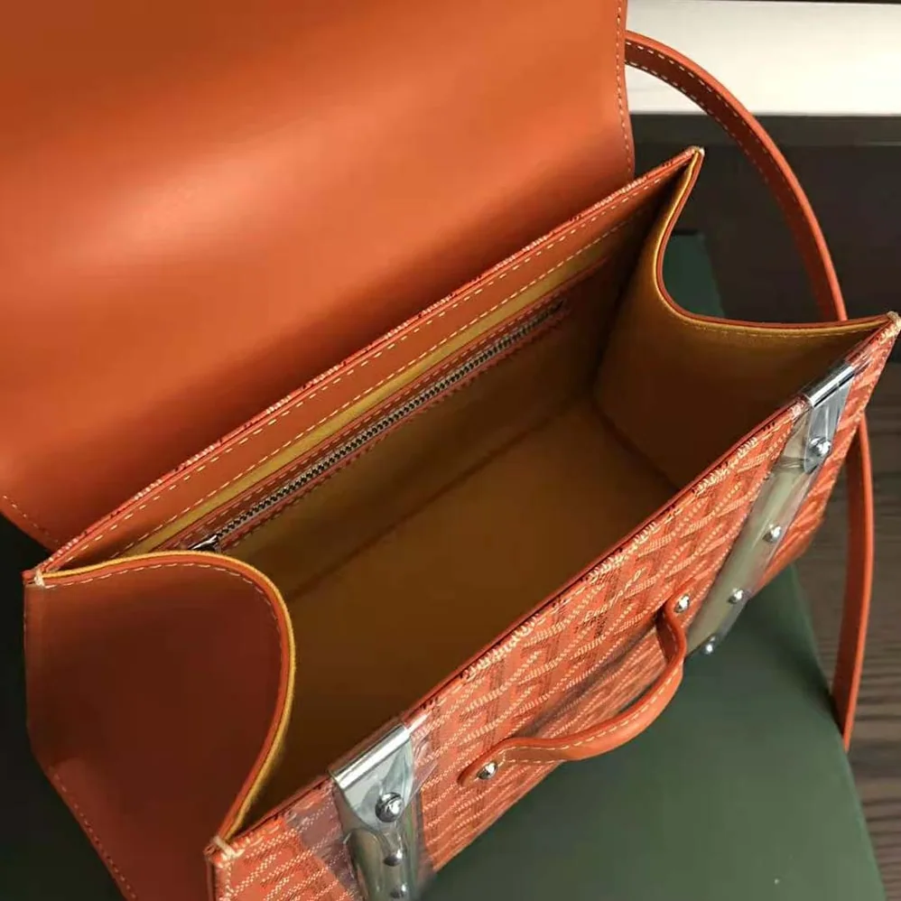 Goyard Sac Saïgon PM in Toile Goyardine & Clamecy Calfskin for Women in Orange Goyard Sac Saïgon PM in Toile Goyardine & Clamecy Calfskin for Women in Orange