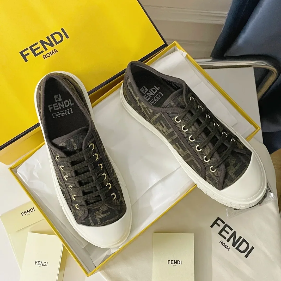 Fendi Domino White FF Fabric Low-Tops 8E8325AJZXF1GQF Fendi Domino White FF Fabric Low-Tops 8E8325AJZXF1GQF