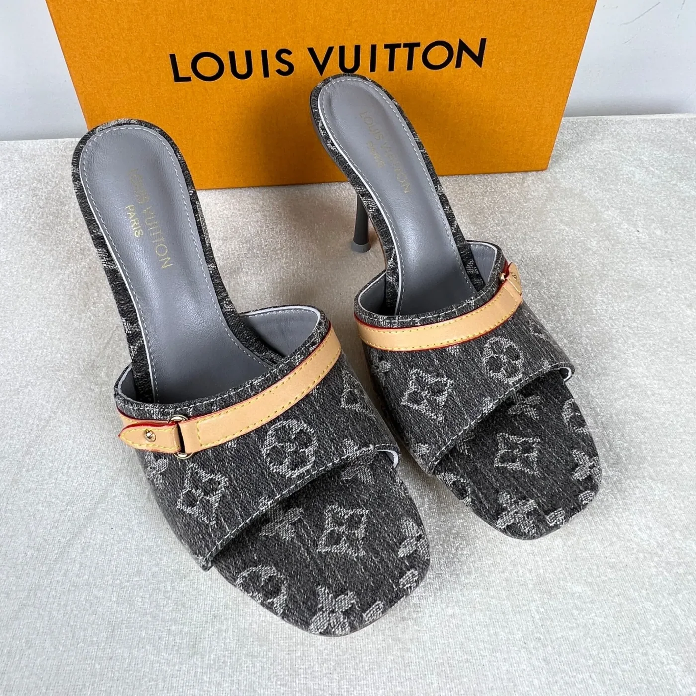 Louis Vuitton 6AM Mule Grey 1ADIGT Louis Vuitton 6AM Mule Grey 1ADIGT